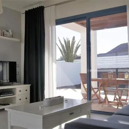 Playa Blanca Sleeps 4 With Air Con And Wifi Βίλα